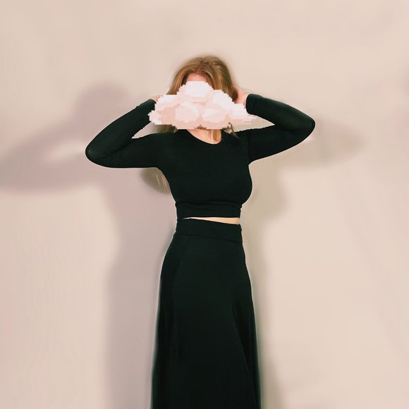 the Gap ~ Strapless Midi-dress in Black (Size 2-4) - Picture 2 of 3